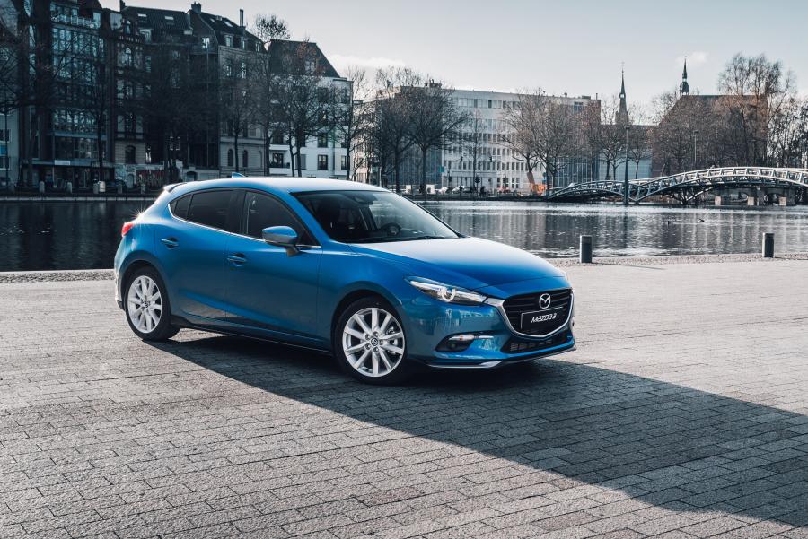  Mazda3 Hatchback Accessorized 2016 года  (WW) (фото 8 из 13)